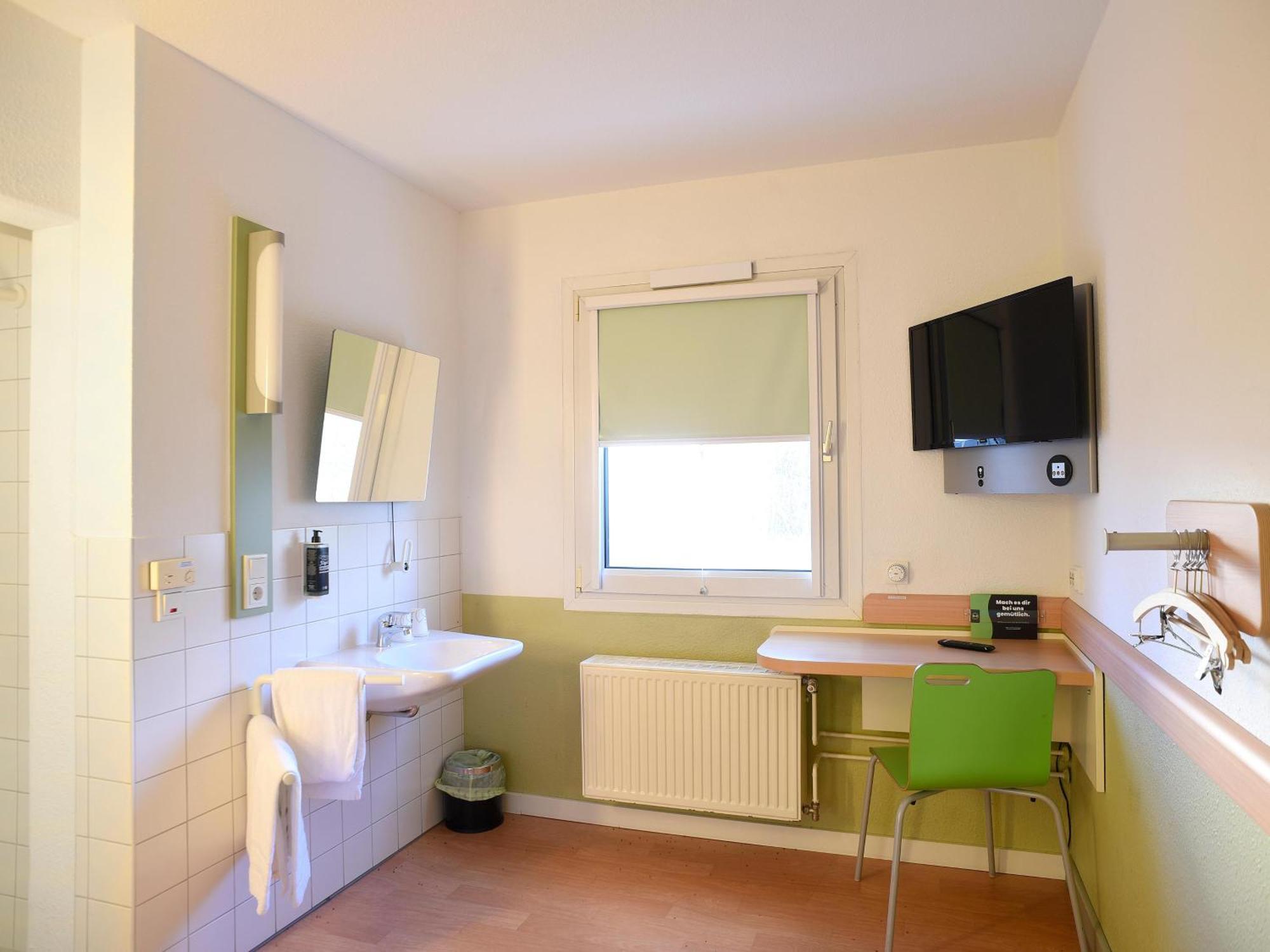 B&B Hotel Rostock-Broderstorf Eksteriør bilde