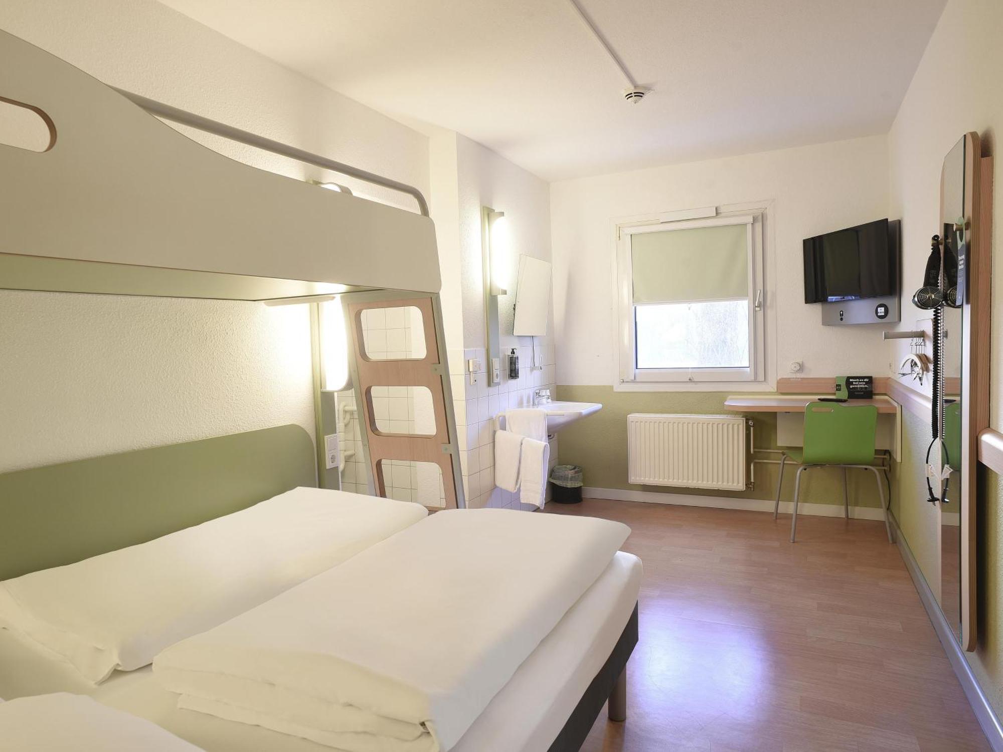 B&B Hotel Rostock-Broderstorf Eksteriør bilde