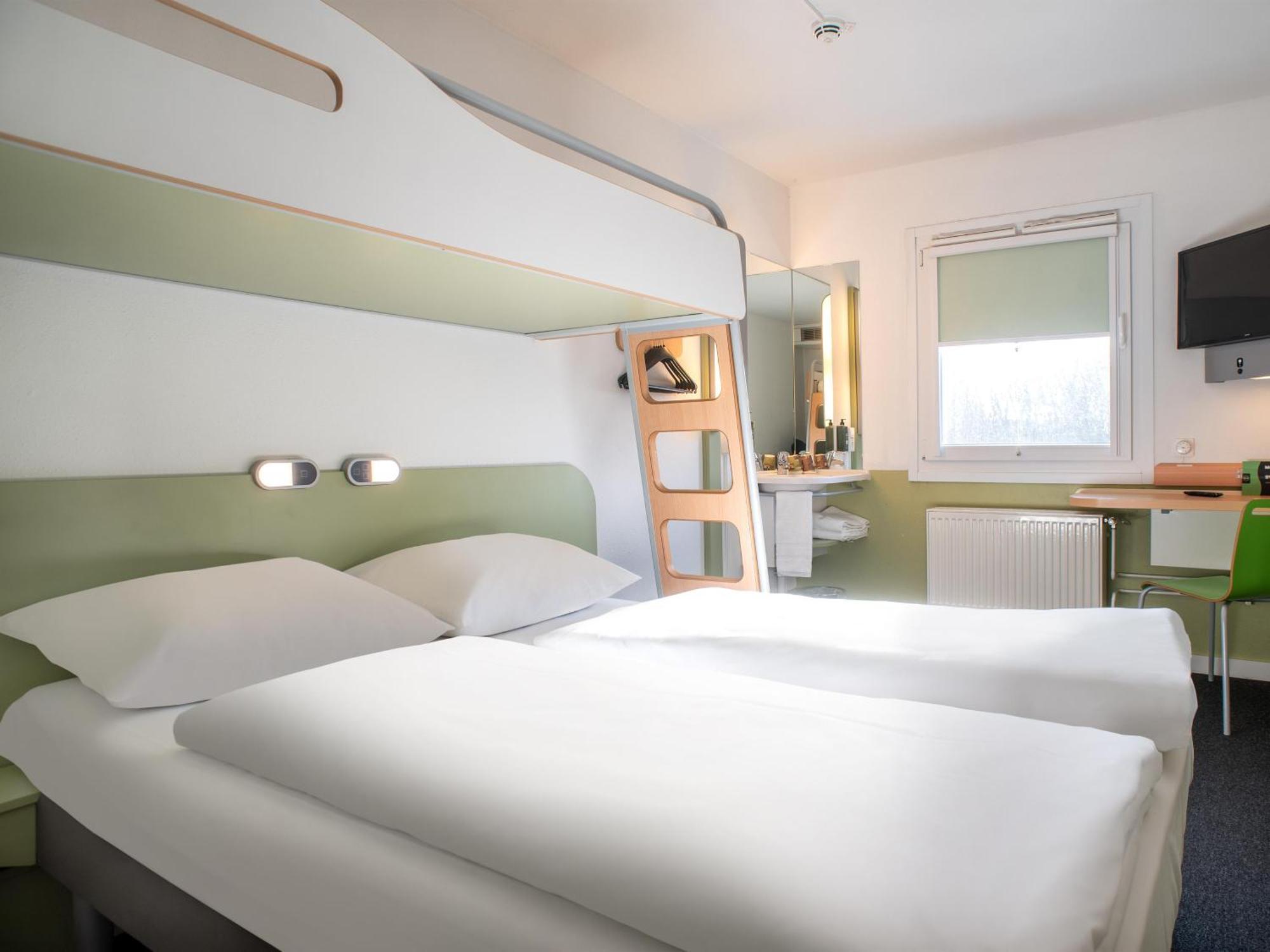 B&B Hotel Rostock-Broderstorf Eksteriør bilde