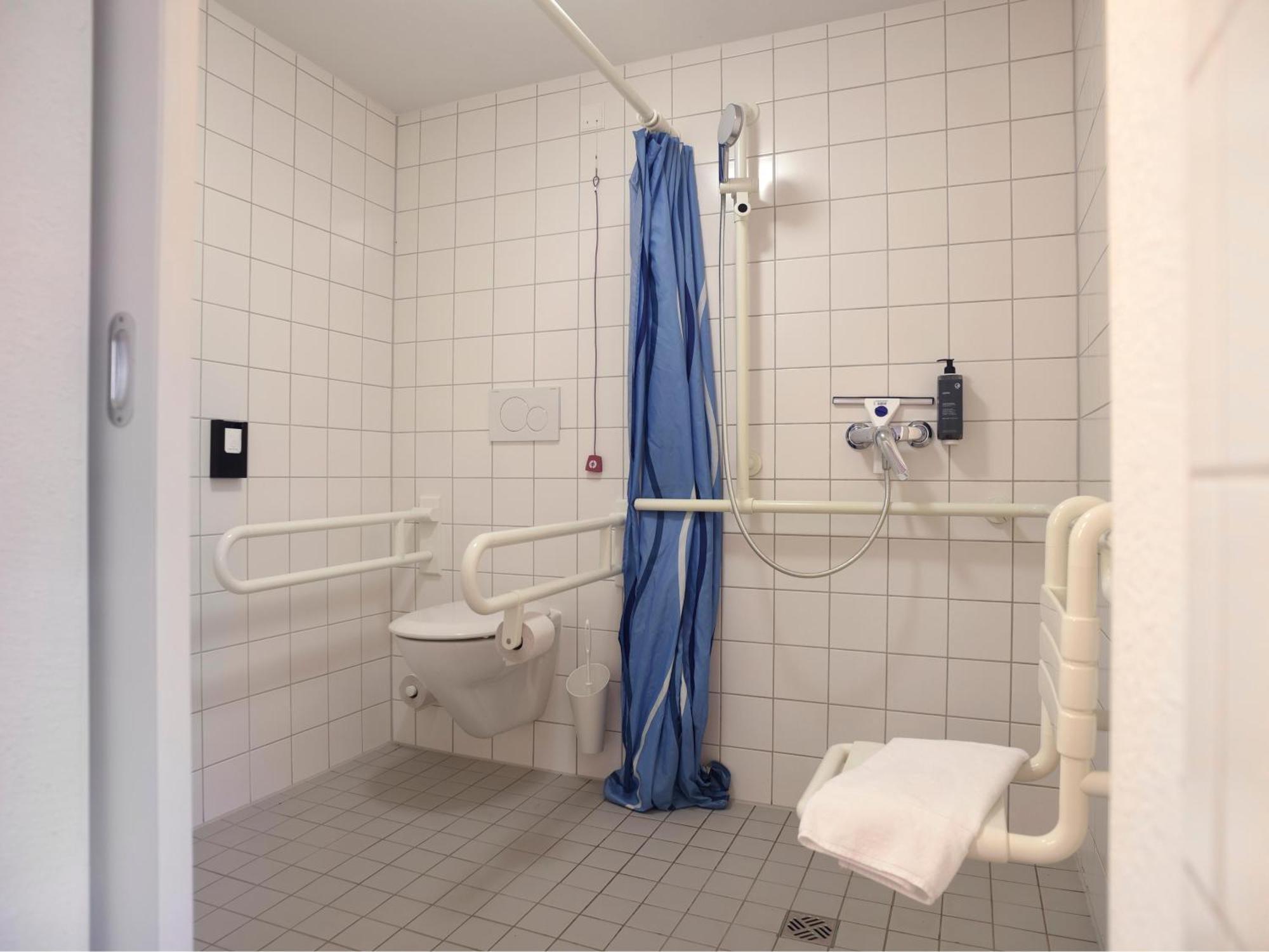 B&B Hotel Rostock-Broderstorf Eksteriør bilde