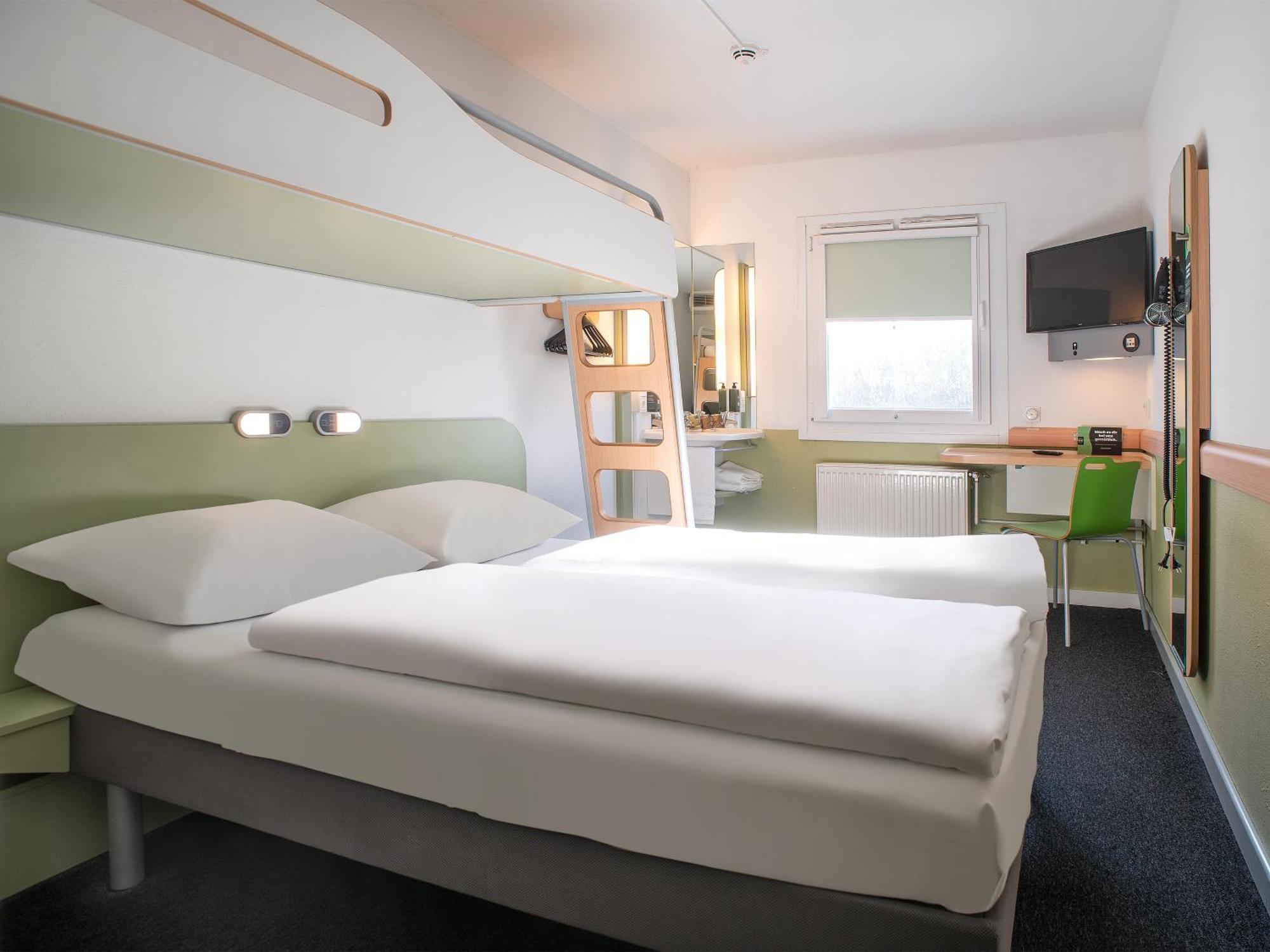 B&B Hotel Rostock-Broderstorf Eksteriør bilde