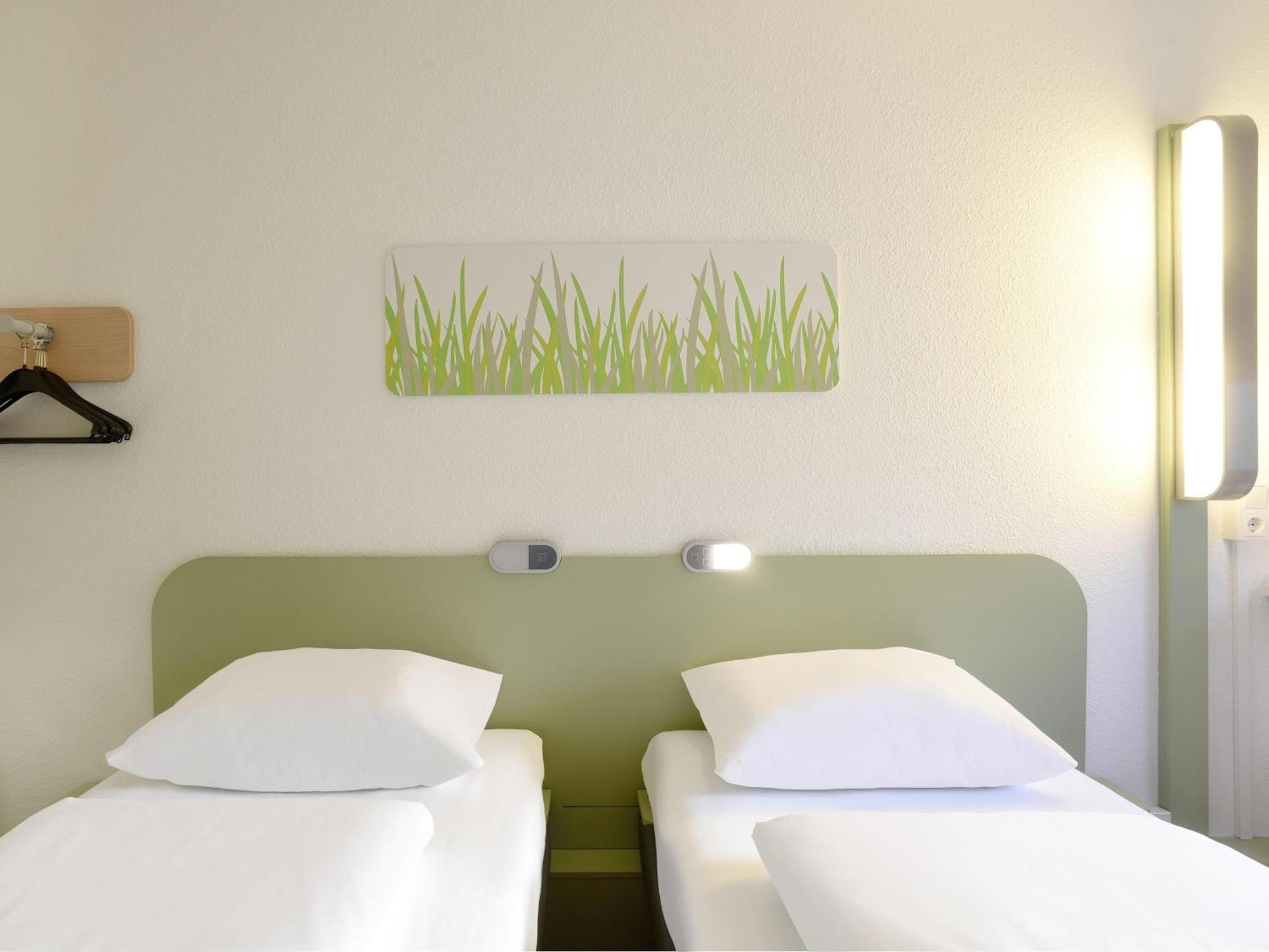 B&B Hotel Rostock-Broderstorf Eksteriør bilde
