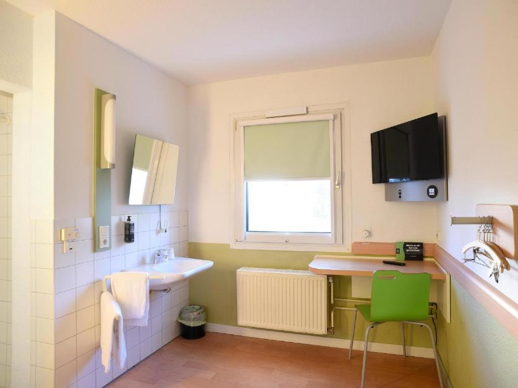 B&B Hotel Rostock-Broderstorf Eksteriør bilde