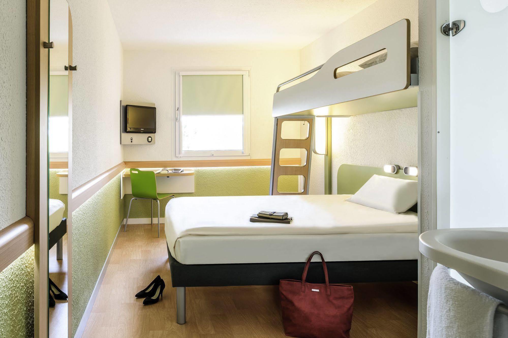B&B Hotel Rostock-Broderstorf Eksteriør bilde