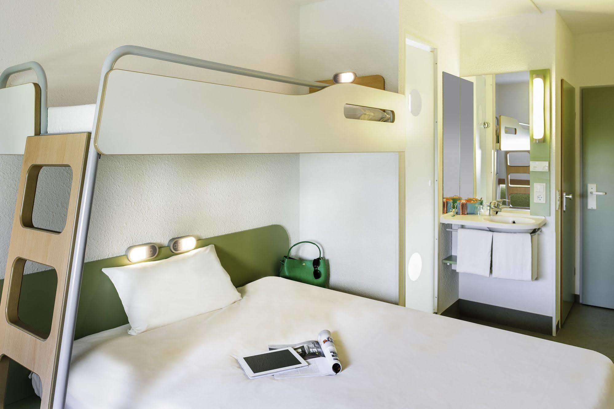 B&B Hotel Rostock-Broderstorf Eksteriør bilde